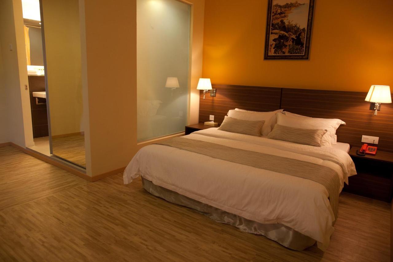 Pine Tree Hotel Batu Pahat Ngoại thất bức ảnh