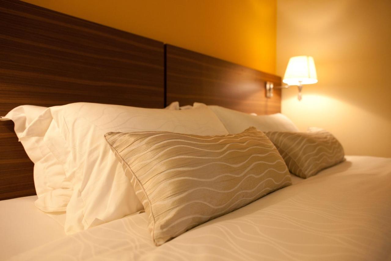 Pine Tree Hotel Batu Pahat Ngoại thất bức ảnh