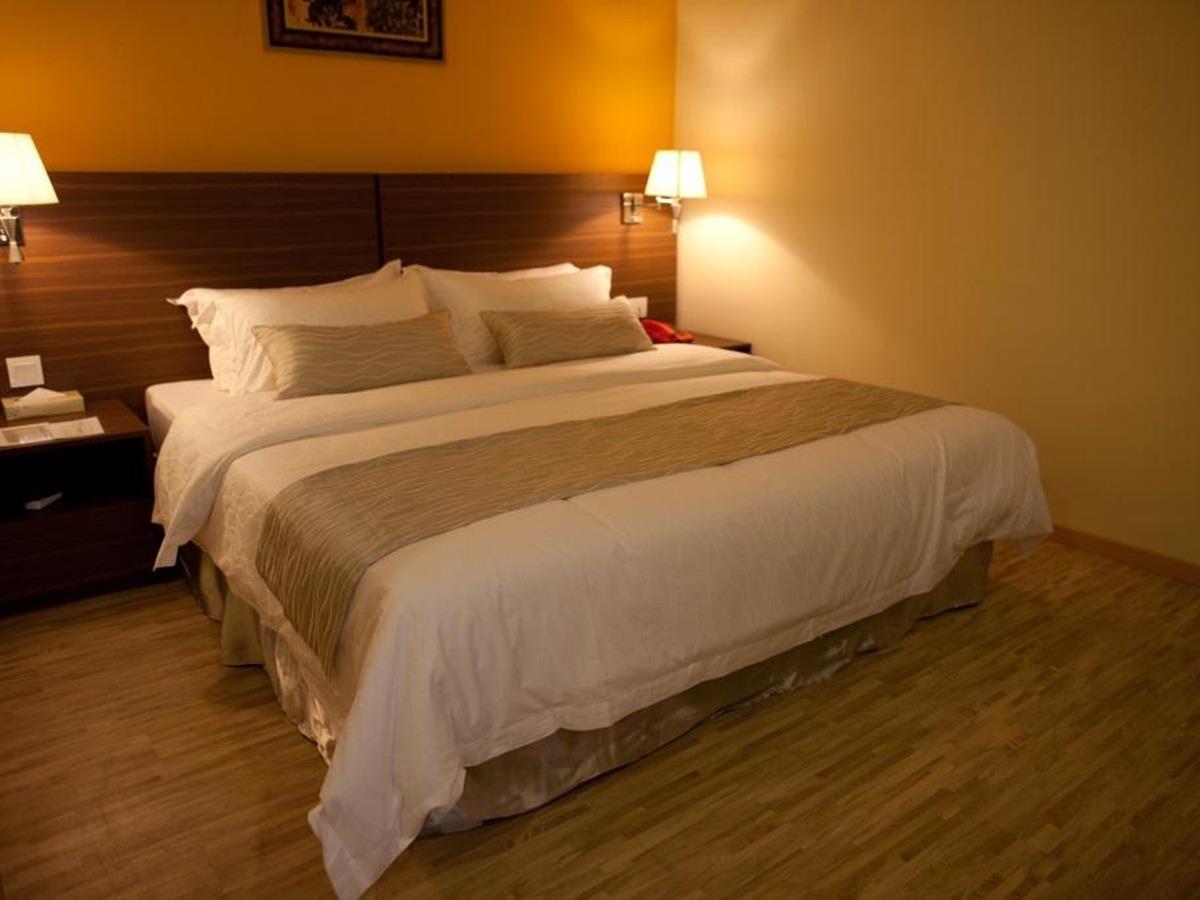 Pine Tree Hotel Batu Pahat Ngoại thất bức ảnh
