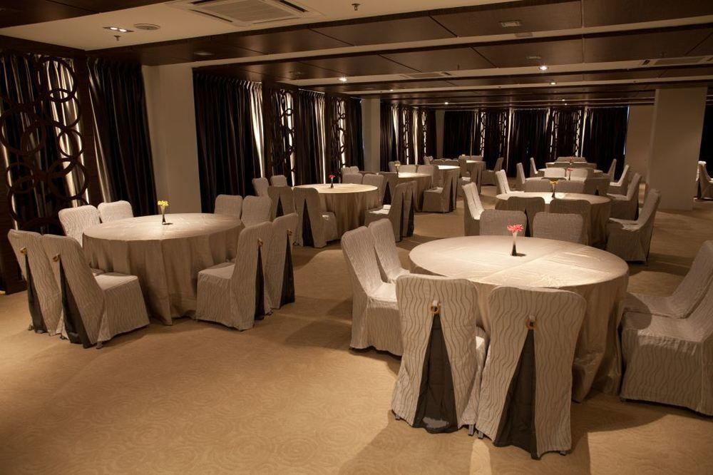Pine Tree Hotel Batu Pahat Ngoại thất bức ảnh