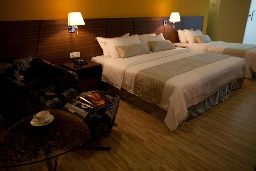 Pine Tree Hotel Batu Pahat Phòng bức ảnh