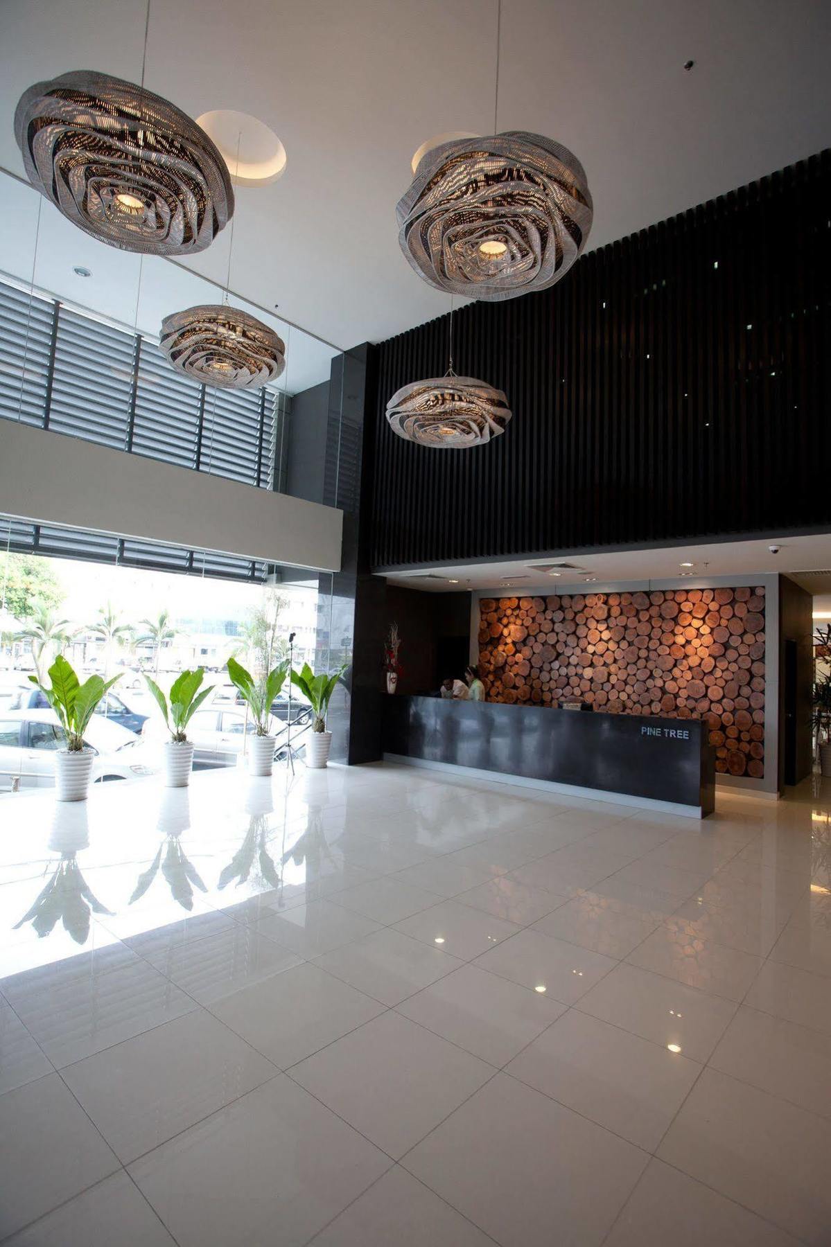Pine Tree Hotel Batu Pahat Ngoại thất bức ảnh