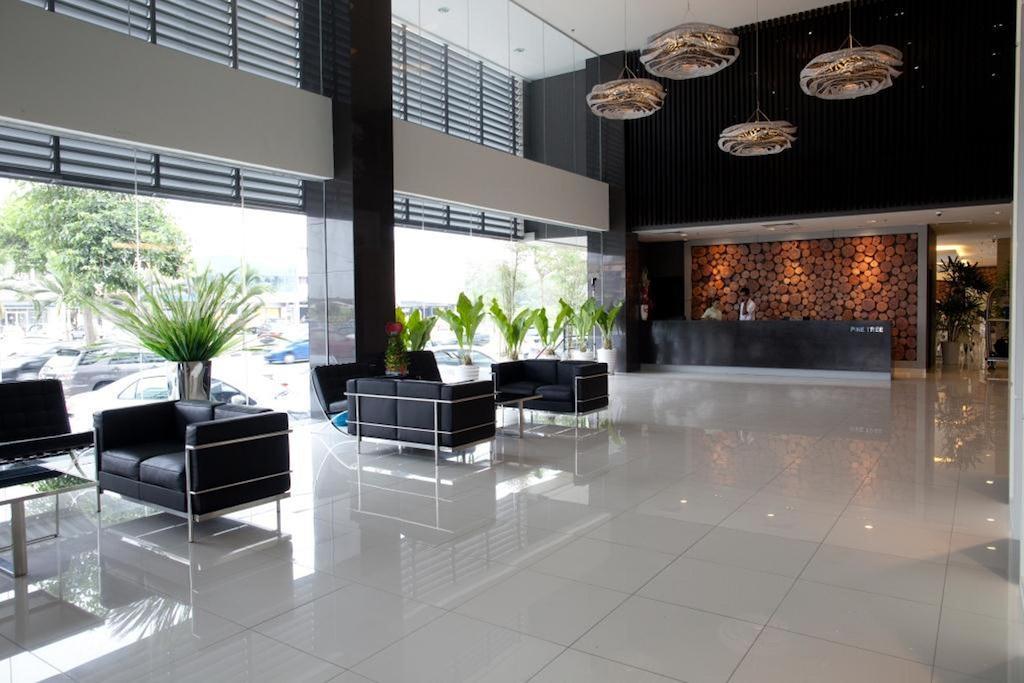 Pine Tree Hotel Batu Pahat Ngoại thất bức ảnh